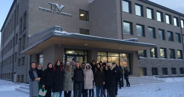 Mācību pusgads noslēdzas jaunajā skolā