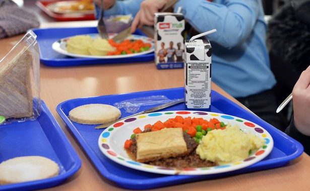 No 1. februāra bērnu ēdināšanā – vienotas atlaides, bet dažāda – maksas