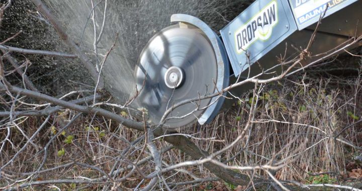 Zemgalē šorīt jau pirmie izsaukumi uz stiprā vēja radītajiem postījumiem