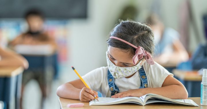 Atcelta mājas karantīnas ievērošana kontaktpersonām izglītības iestādēs