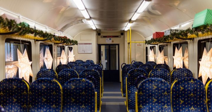 Uzmanību vilciena Rīga – Sloka pasažieriem