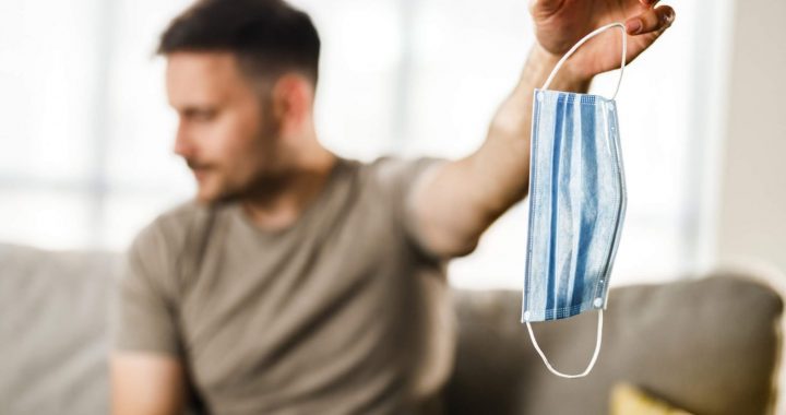 No 1.aprīļa atcels Covid-19 drošības pasākumus; dažus saglabās īpaši augsta inficēšanās riska vidēs