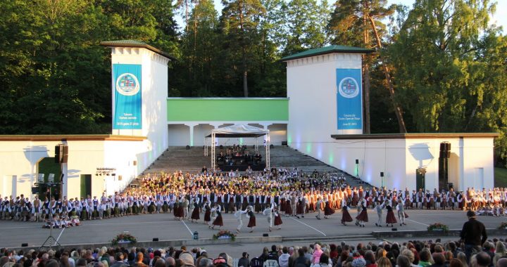 Tukumā plāno vīru un sievu koru sadziedāšanos