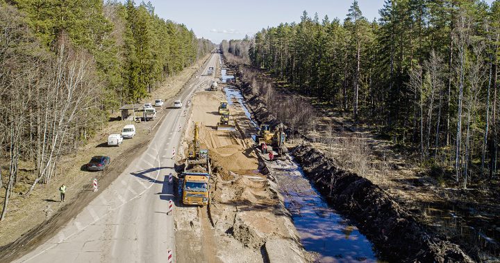 Fotoreportāža: kā notiek būvdarbi uz Ventspils šosejas no Kūdras līdz pagriezienam uz Smārdi
