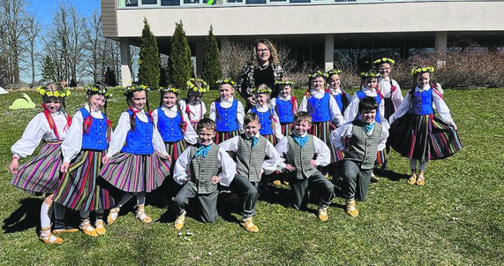 Slampē pēc ilgāka pātraukuma aizvadīts tautisko deju festivāls «Zemgales bļoda»