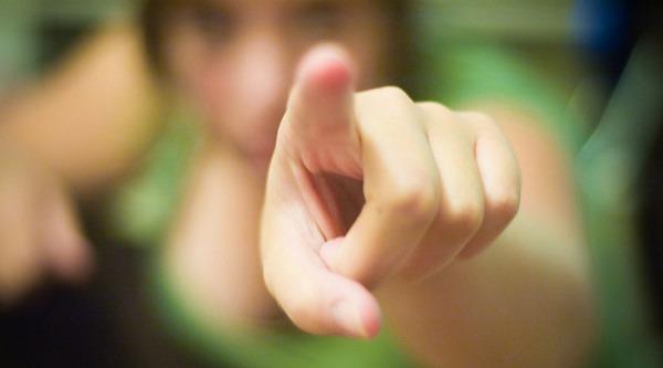 Pieklājīgi, korekti? Par savu gļēvumu kauns!