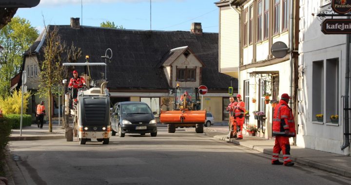 Pilsētā turpinās bedrīšu remonts