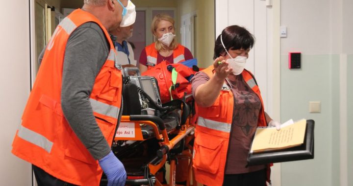 Tukuma slimnīcas uzņemšanas nodaļā – mācības