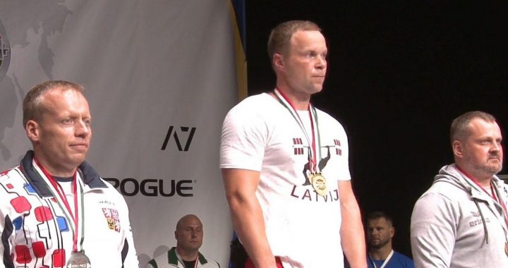 Tukumniekam Ērikam Kanbergam – zelts Eiropas čempionātā spiešanā guļus