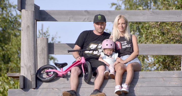 Uz velosipēda no divu gadu vecuma