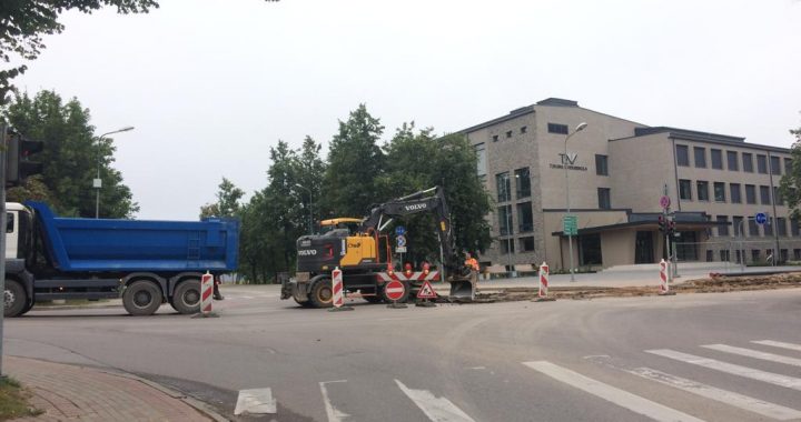 Uzsākti rakšanas darbi Kurzemes ielā, Tukumā