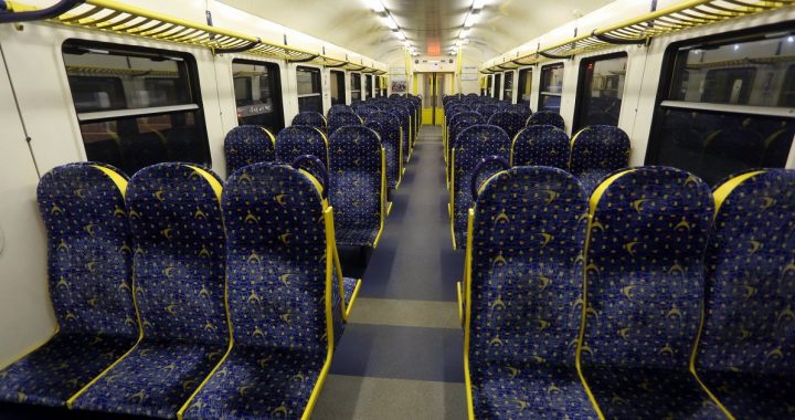 Policisti jaunietei palīdz nokļūt mājās