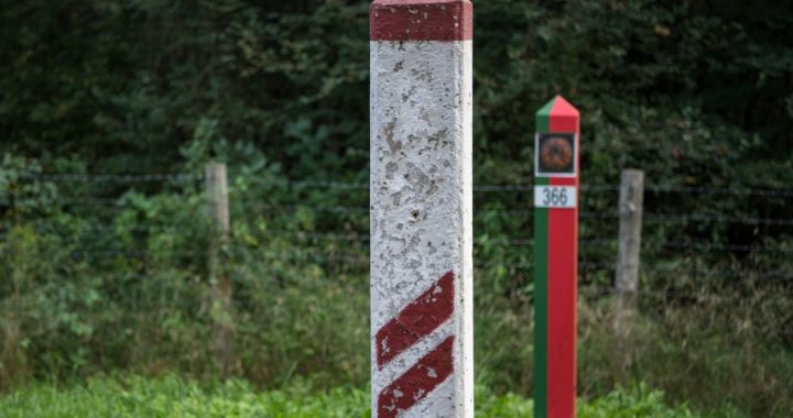 Kamēr vairākas dienas lietū izmirkuši cilvēki salst…