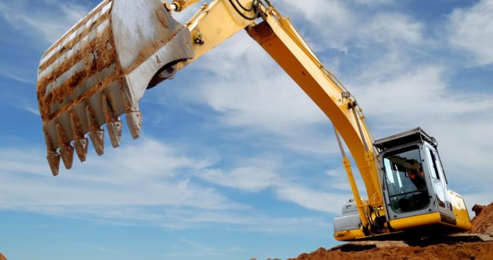 Kāpēc pārrok ielu un darbus neturpina?