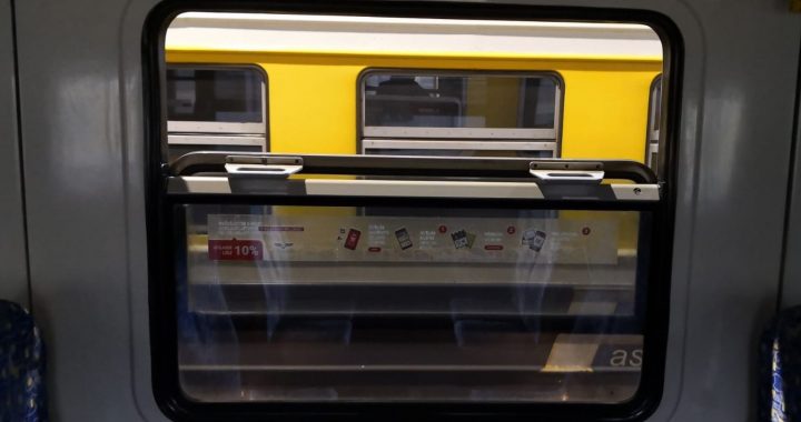 11. un 18. novembrī daudzbērnu ģimenes vilcienos varēs braukt bez maksas