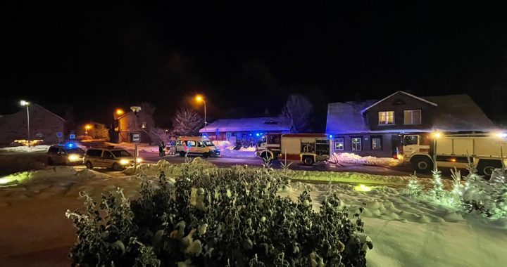 Tukuma centrā paceļas dūmi/video/