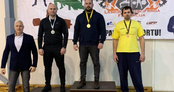 Novadniekam Kārlim Dunduram 2. vieta spiešanā guļus