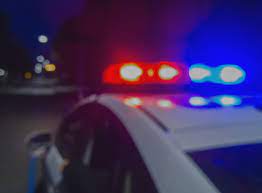 Smārdē vīrietis vairākkārt pārkāpj tuvošanās aizliegumu un mēģina nodedzināt bijušās draudzenes automašīnu