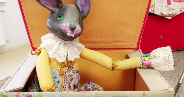 Engures Saieta namā tiks atklāta hobiju darbu izstāde “Kā Fēnikss no pelniem…”