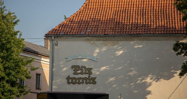 Iespēja apskatīt izstādi, pirms sācies jumta remonts Tukuma  «Pils tornī»