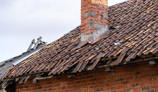 Nepieciešams atjaunot Tukuma baznīcas draudzes nama jumtu