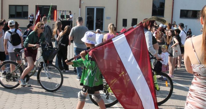 Kā Tukumā hokejistus sagaidīja