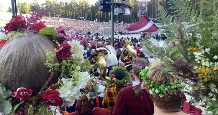 Atskatoties uz Dziesmu svētkiem