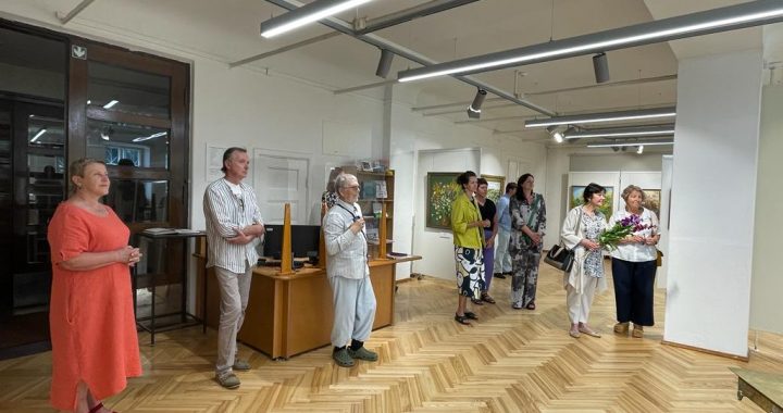 Atklāj Anša Artuma jubilejas izstādi