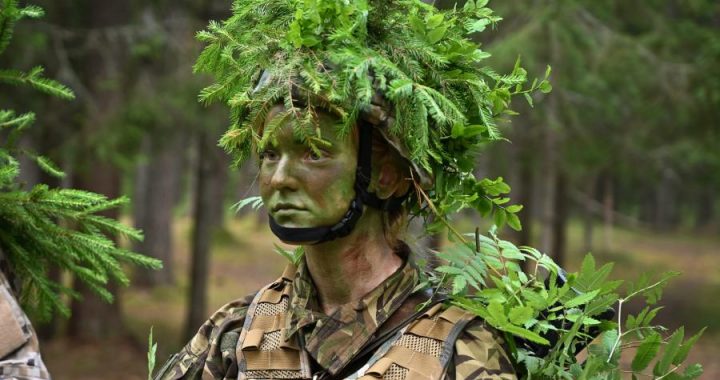 Jaunieši aicināti pieteikties valsts aizsardzības dienestam regulāro spēku vienībās un Zemessardzē