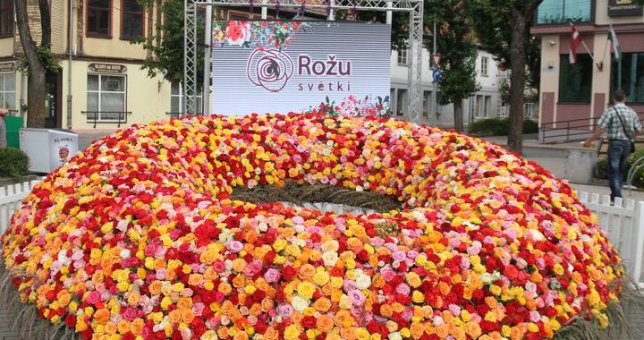 Nedēļas nogalē svinam Rožu svētkus!