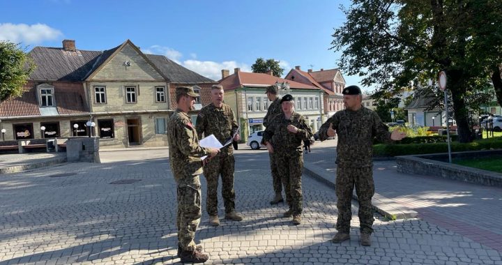 Rīt Brīvības laukumā – parāde. Būs satiksmes ierobežojumi