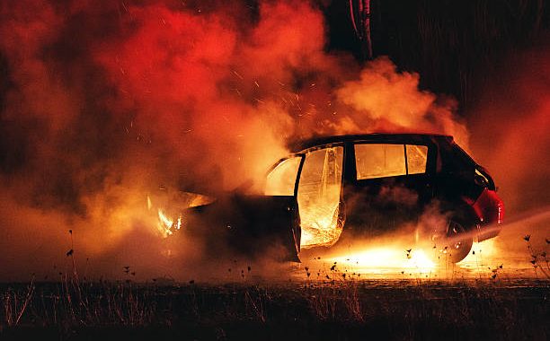 Pie kafejnīcas Pūrē dedzis auto/papildināts ar VUGD sniegto informāciju/