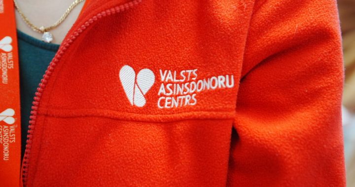 Valsts asinsdonoru centrs aicina jauniešus kļūt par supervaroņiem un ziedot asinis!