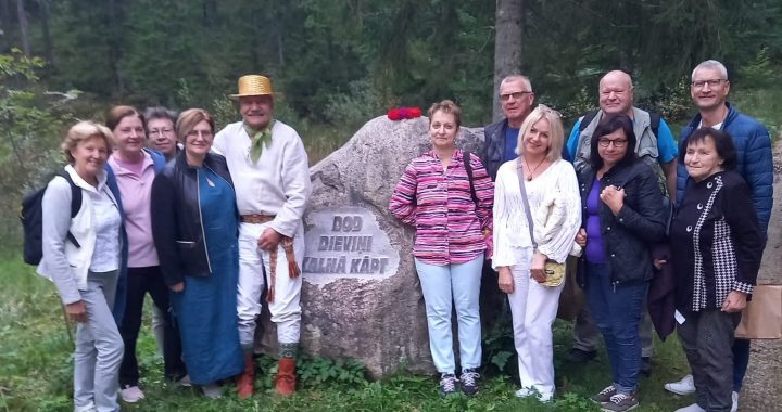Par zelta ābeli un svētkiem, kas pašu rokām ceļami kalnā