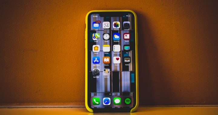 Kādu viedtālruni dāvināt?