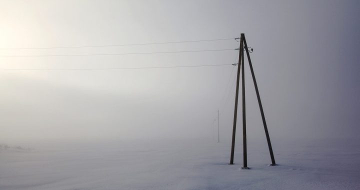 Stājas spēkā izmaiņas elektrības sadales tarifos: kas jāzina mājsaimniecībām