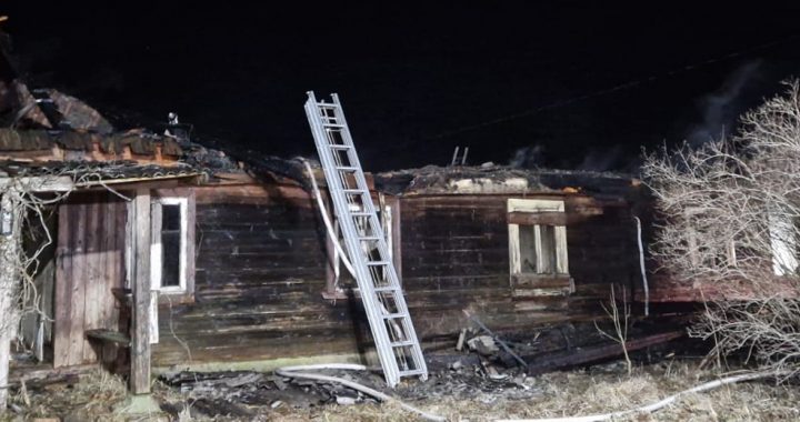 Slampes pagastā nodeg māja