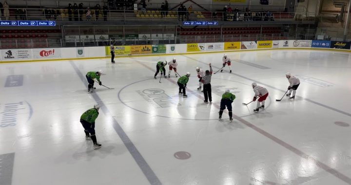 Tukuma hokeja komanda aizvada spēli pret Gruzijas komandu