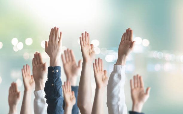 Atkāpjas no komitejas vadītāja amata