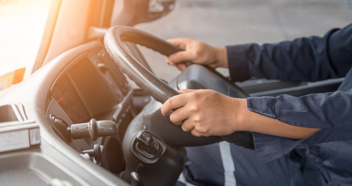 Tukumā kravas automobiļa vadītājs 3,16 promiļu reibumā izraisa ceļu satiksmes negadījumu un pamet notikuma vietu