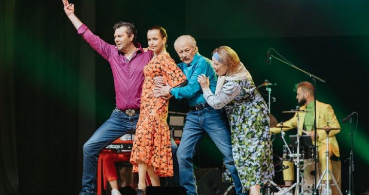 Režisors Valdis Lūriņš: «Mūsu izrāde ir par dzīvošanu šajā zemē, par to, kas mums pieder un ko neviens nevarēs mums atņemt»