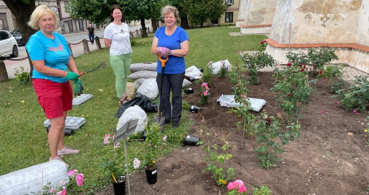 Gatavojoties Tukuma svētkiem, atjauno dobes
