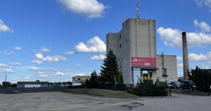 Vertikāles gaisa šovs – Zemītes ielā