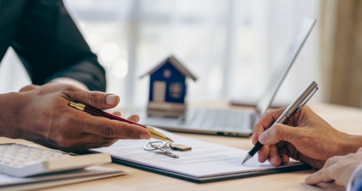 Diskutē par līguma laušanu ar apsaimniekotājiem