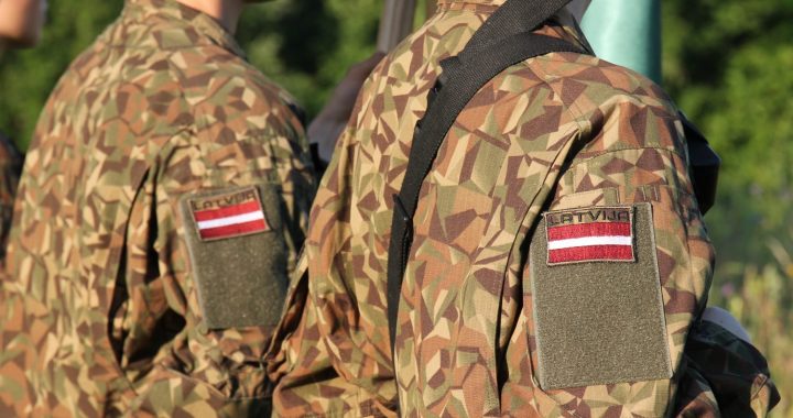 Kad malā stāvētāji nedrīkstam būt…