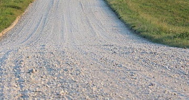 Autovadītāju ievērībai: 67 valsts ceļu posmos turpinās būvdarbi