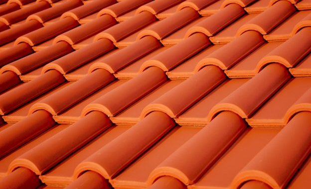 Kas jāzina par Monier māla dakstiņu īpašībām un priekšrocībām