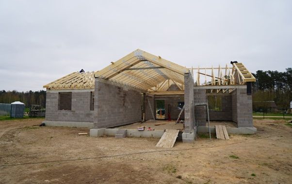 Kāpēc jumta kopnes ir izdevīgākais jumta konstrukciju risinājums?