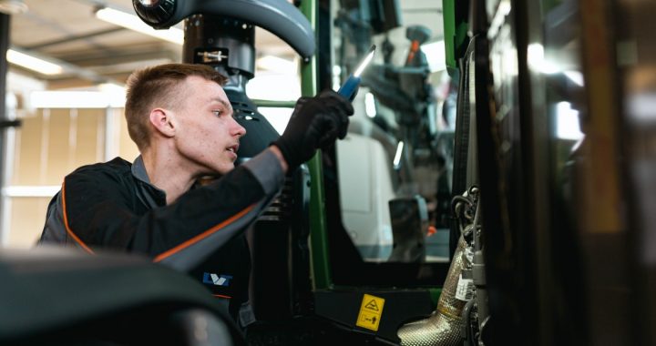 «Jauno automehāniķu» sacensību pusfinālā iekļuvuši 6 Kandavas Lauksaimniecības tehnikuma audzēkņi