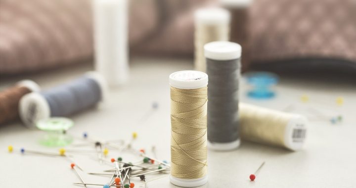 Rokdarbu renesanse: Kāpēc arvien vairāk cilvēku izvēlas šūt paši?